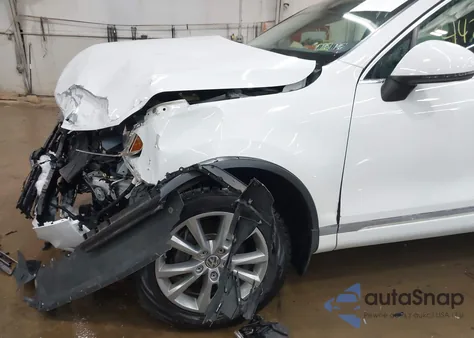 2016 Volkswagen Touareg Vr6 Executive/Vr6 Lux/Vr6 Sport из США, поврежденный, VIN WVGEF9BP4GD011312